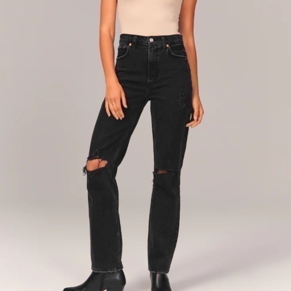 Abercrombie & Fitch Ultra High Rise 90s Straight Jeans - Picture 1 of 4